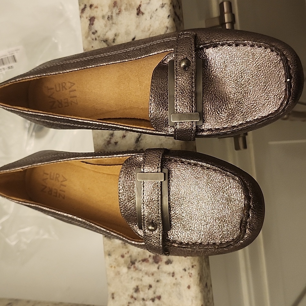 Naturalizer loafers, size 9M